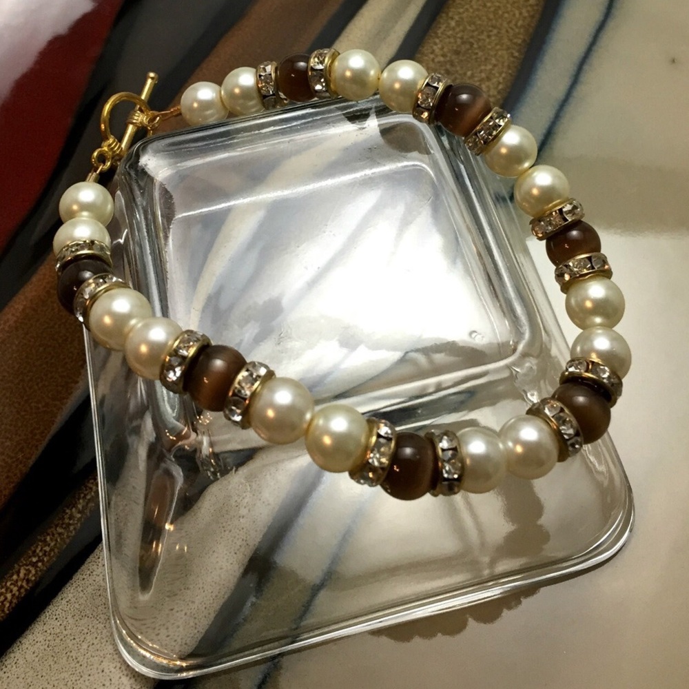 Ivory Elegance Pearl Bracelet